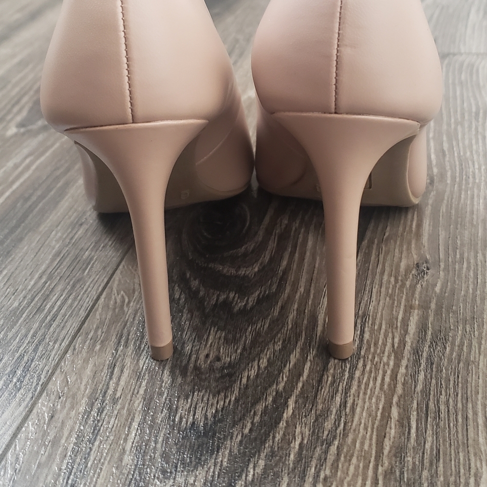 Nude Pumps - Picture 5 of 6